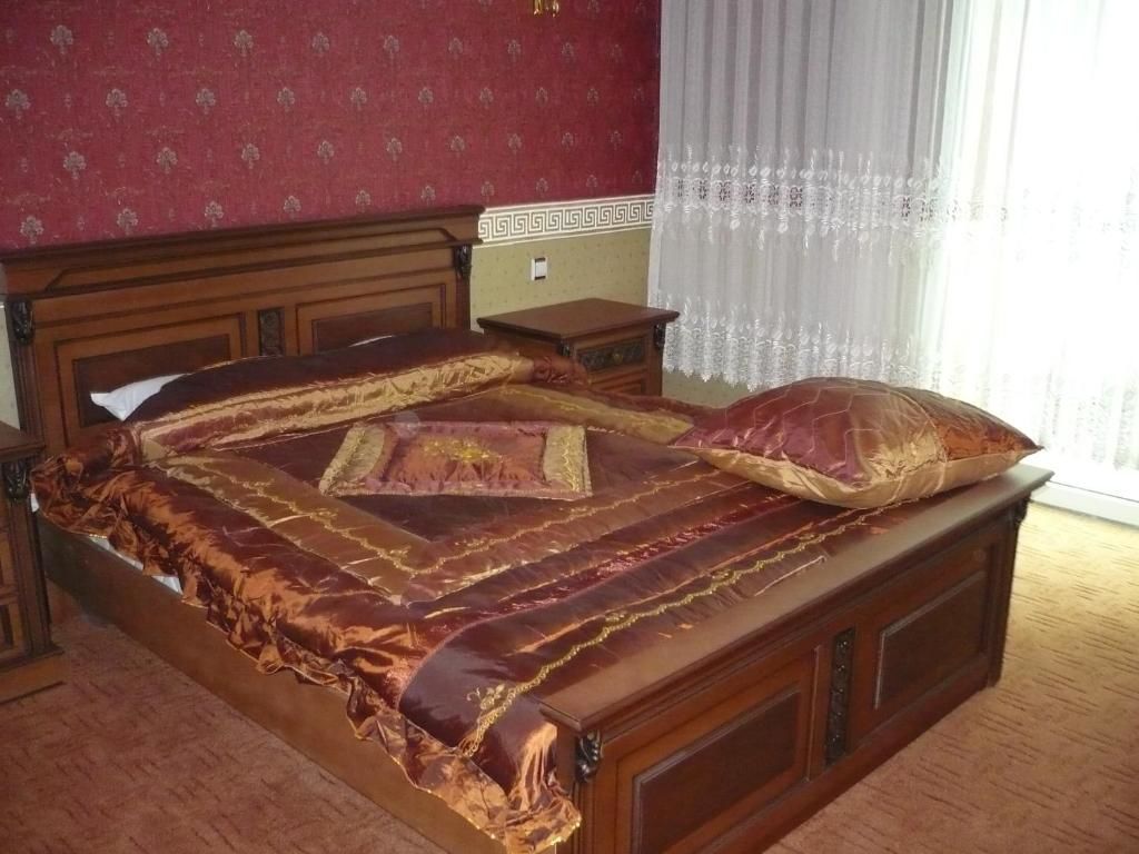 Отель Hotel Izvora Русе